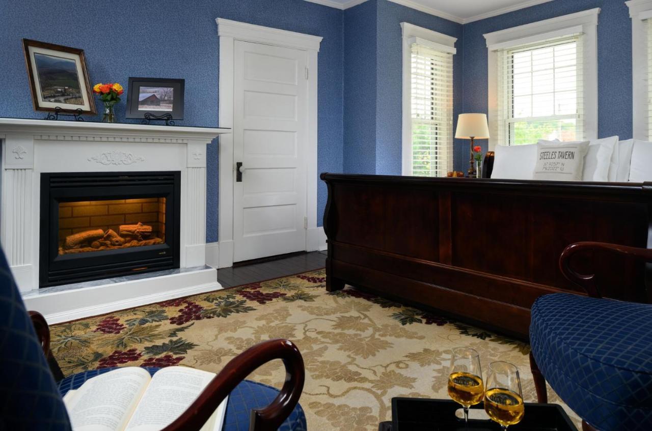 Steeles Tavern Manor エクステリア 写真